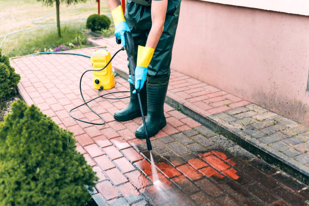 Best Solar Panel Cleaning  in Cavalero, WA